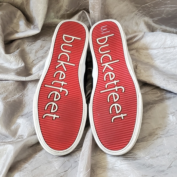 BUCKETFEET SLIP ON SNEAKERS SZ 7 - Picture 8 of 11